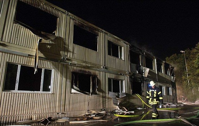 15-12/18/2c09c34f00000578-3225343-image-a-111_1441639369164