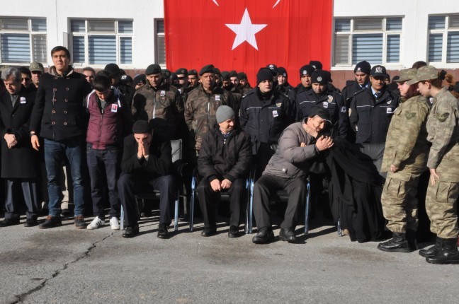 15-12/23/sehit-uzman-cavus-islam-cakar-bitlisten-memleketi-zonguldaka-ugurlandi_2364_dhaphoto11