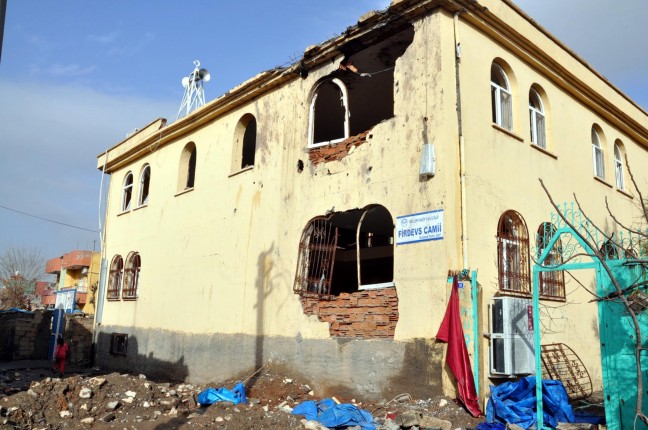 16-01/19/silopide-halk-36-gun-sonra-sokaga-cikti-goc-edenler-donuyor-2-_1251_dhaphoto1