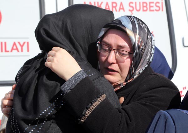 16-02/18/ankara-adli-tip-kurumu-onunde-acili-bekleyis-6635374