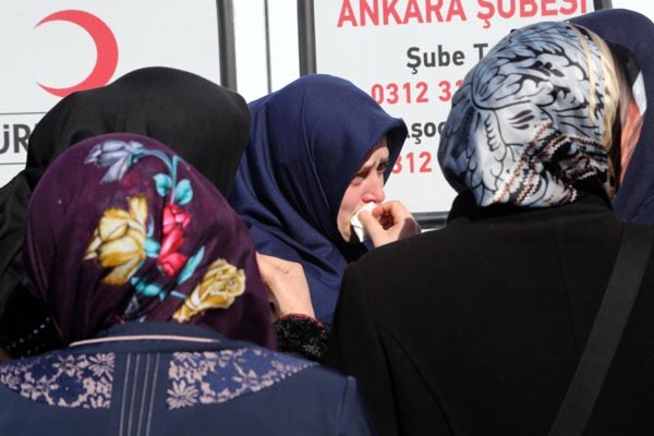 16-02/18/ankara-adli-tip-kurumu-onunde-acili-bekleyis-6635376