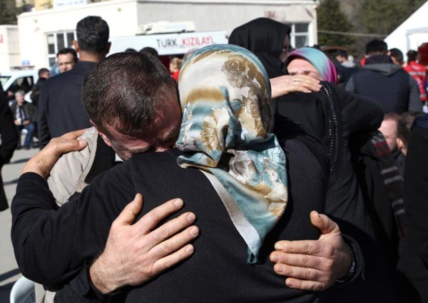 16-02/18/ankara-adli-tip-kurumu-onunde-acili-bekleyis-6635378