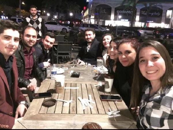16-02/19/arkadaslari-ile-bulustu