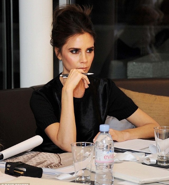 16-02/26/victoria-beckham