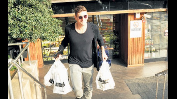 16-02/28/mario-gomez