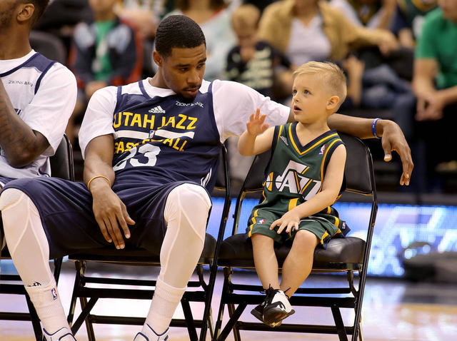 16-03/01/utah-jazz-in-tedavi-ettirdigi-jp-gibson-kanseri-8026816_4838_m