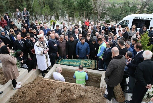 16-03/02/sezen-aksu-nun-aci-gunu-1475862