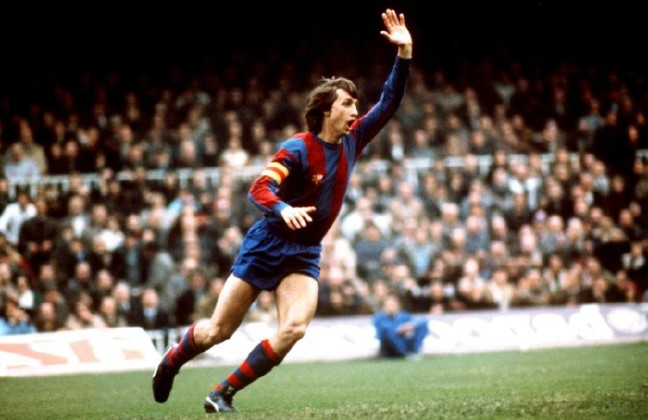 16-03/24/johan-cruyff-as-fc-barcelona-captain