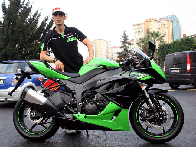 16-03/26/kenan_kawasaki2