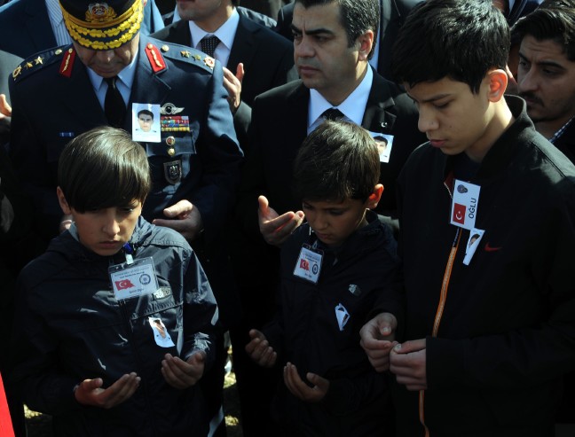 16-04/03/53630cdbf862560e58a3fdc5a2305a22-1459692923