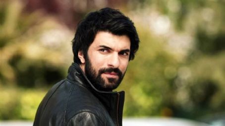 16-04/03/engin-akyurek-ve-seren-serengil-den-paris-7721434_9117_m