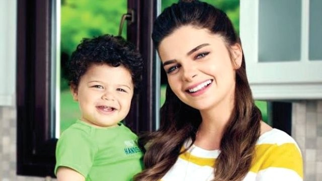 16-04/16/pelin-karahan-ogluyla-oynadigi-reklamdan-servet-8359817_x_3599_o