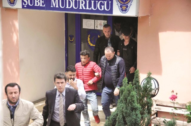 16-04/26/26krsp20_holigan11