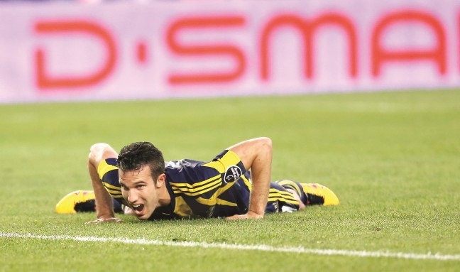 16-05/03/03krrvanpersie-18