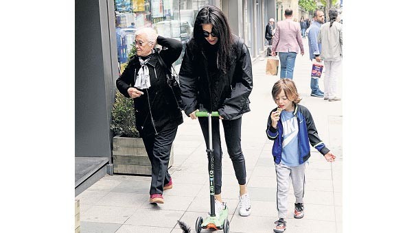 16-05/04/scooter-a-bindi-6976662-1