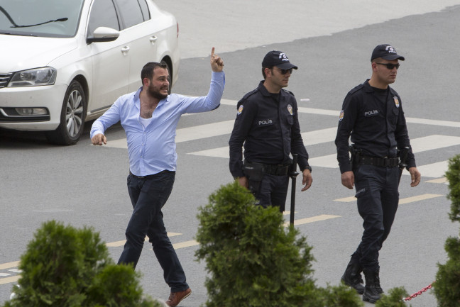 16-05/15/20160515_2_16723954_10061772