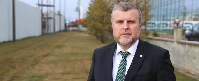 16-06/03/fft2mm6766791