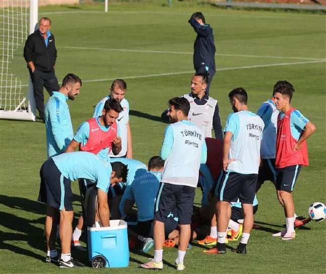 16-06/19/5766e6b618c773318c64a6a2