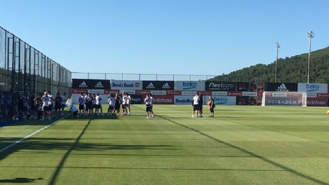 16-07/08/577fc0cfc03c0e482435e585-1467991030