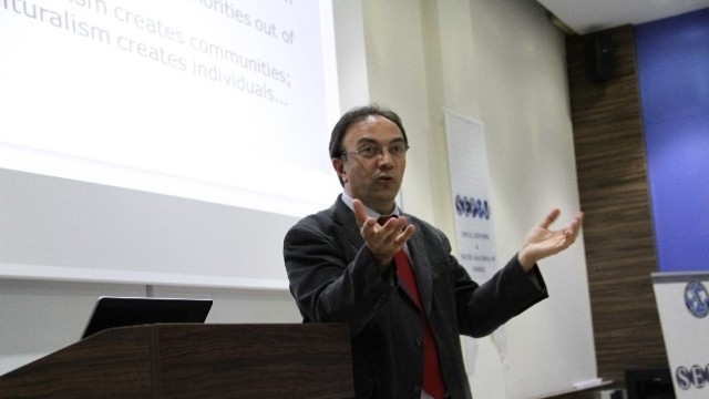 16-07/13/prof-ayhan-kaya