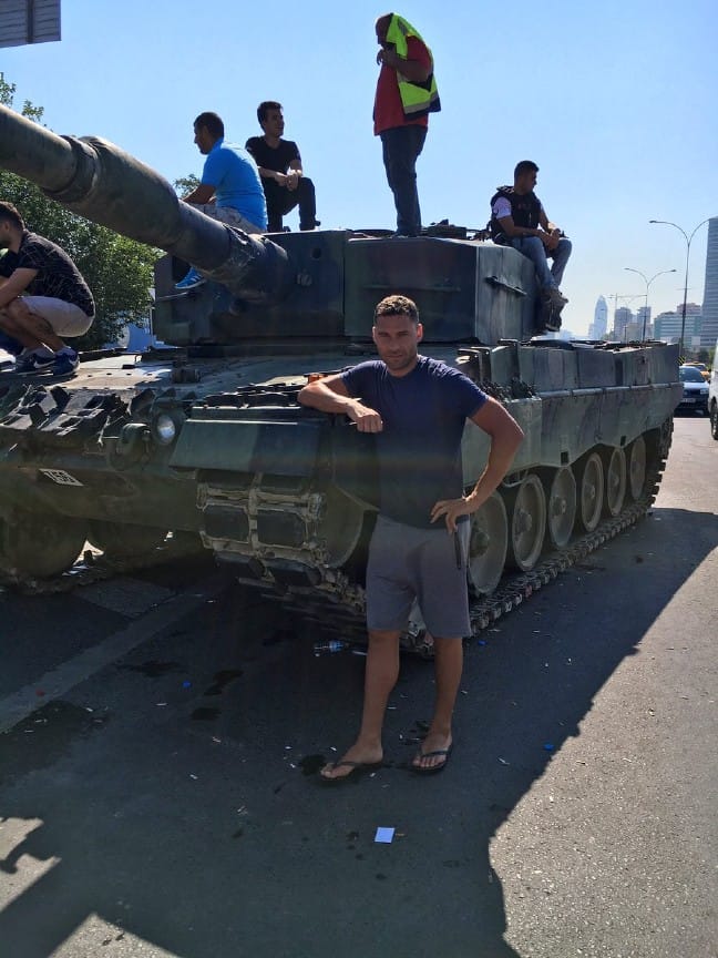 16-07/17/cnk6staxeaa8x2k