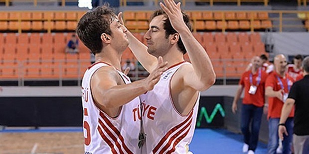 16-07/24/page_ispanyayi-65-57-yenen-turkiye-umit-milli-basketbol-takimi-avrupa-sampiyonu_146795605