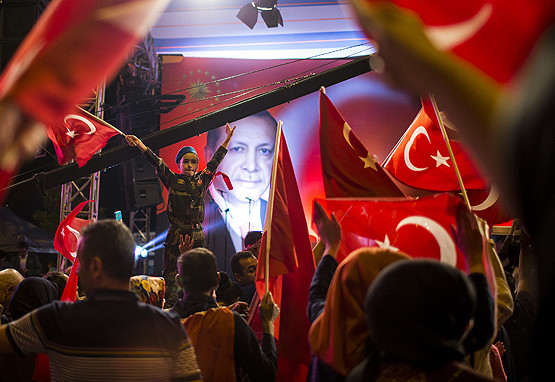 16-07/27/demokrasi-4