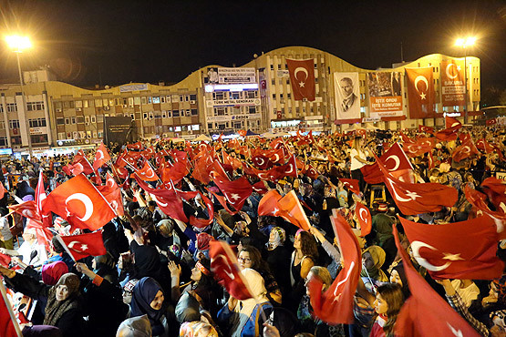 16-07/27/demokrasi-6