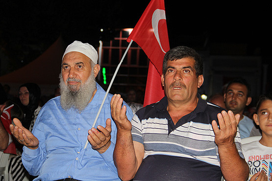 16-07/27/demokrasi-9