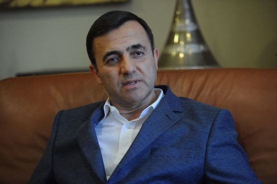 16-08/18/1283676_ceb434fd52c456ed2f944a2f30d91391