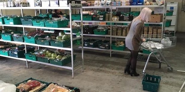 16-09/21/page_ingilterede-atik-gida-satan-supermarket-acildi-fiyati-musteriler-belirliyor_545750963