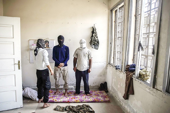 16-09/24/24kr11-manet-kutu