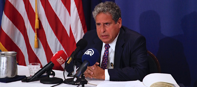 16-09/26/robert-amsterdam-890x395