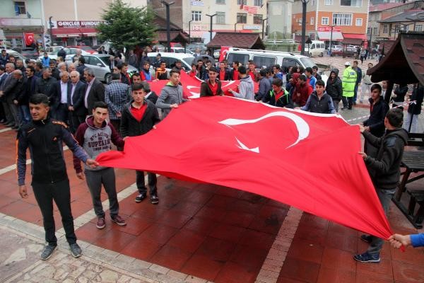 16-09/30/6-teroristi-etkisiz-hale-getiren-askerler-konvoyla-karsilandi-7724963