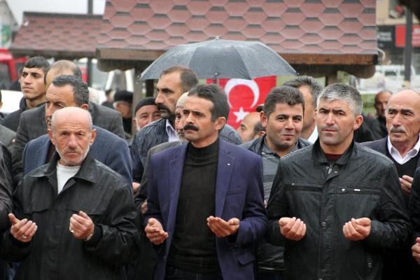 16-09/30/6-teroristi-etkisiz-hale-getiren-askerler-konvoyla-karsilandi-7724967