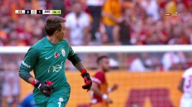 16-10/02/ctxgikswiaer9ts-1475416498