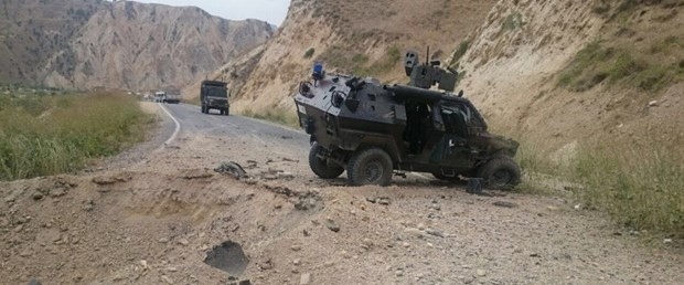 16-10/03/askeri-aracin-gecisi-sirasinda-patlama-2-sehit-vjc_z-46ieusx35oflbuog