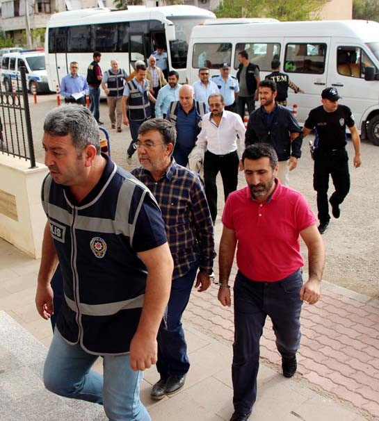 16-10/13/kirmizi-listedeki-ogretmenlere-operasyonu-58-gozalti-7791900