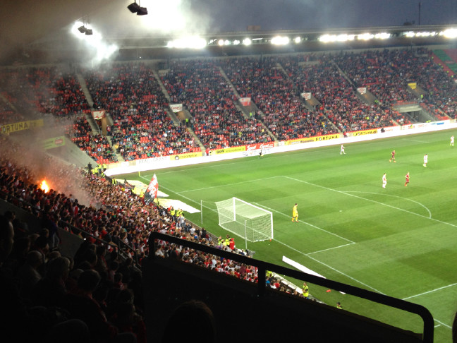 16-10/18/prague-sparta-futbal-stadium-fire