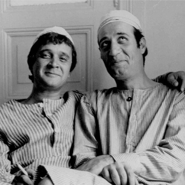 16-11/20/halit-akcatepe-ertem-egilmez-tatli-dillim-diye-bir-film-cekiyordutarik-akan-da-oynuyordu-ertem-aga