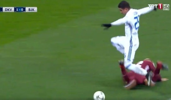 16-12/06/8ddrx_1481056302_9114