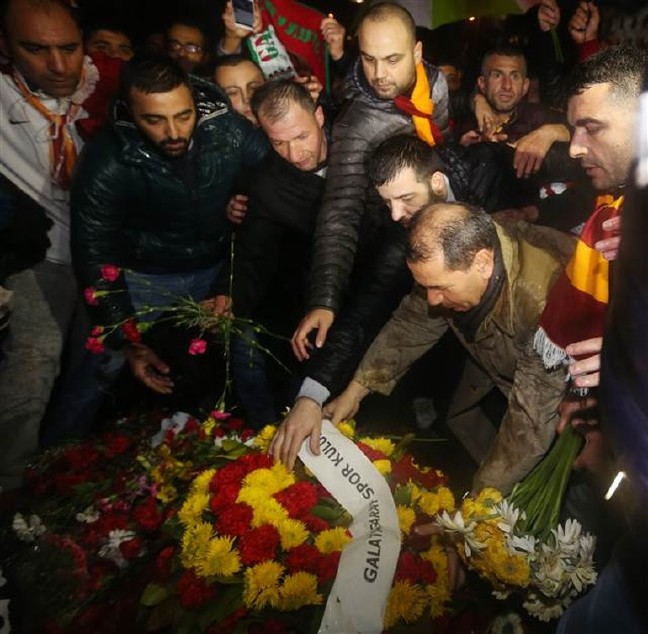 16-12/12/584ed93918c7732ec88f9b56