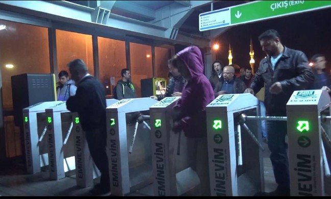 16-12/15/e258ba8afff9c142c6f9259a8c3d1a84a4ef670b-1481807503