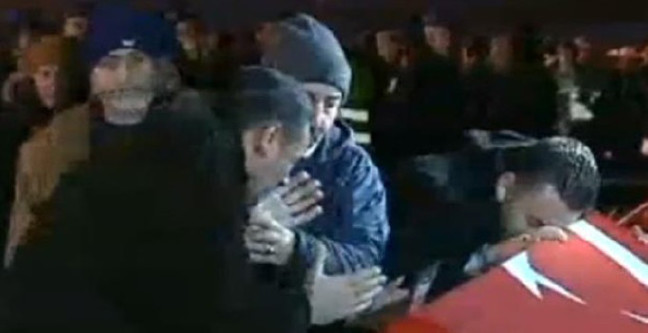 16-12/17/58555d9dc03c0e0d20750976-1481997069