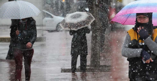 16-12/22/akhisar-da-kar-yagisi-basladi