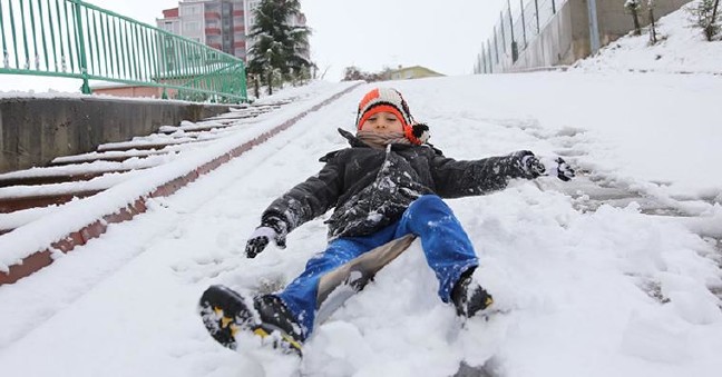 17-01/08/4481_samsunda-okullara-kar-tatili_ro6m35wobwgi-1483888085