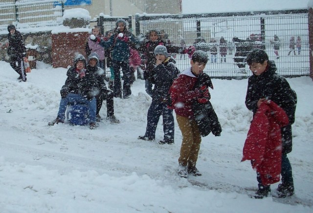 17-01/08/tekkekoy-ilcesinde-okullar-yarin-tatil-mi-samsun-kar-tatili-36449