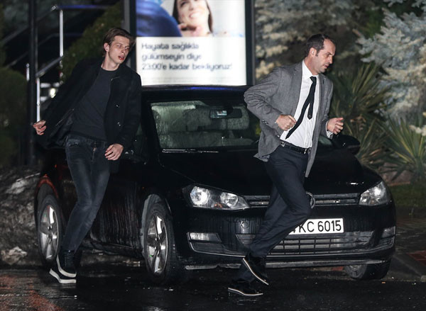 17-01/15/saffet-sancakli-esi-hulya-sancaklinin-intihar-haberi-aldiktan-sonra-ilk-kez-goruntulenijpgeq0jpbj8