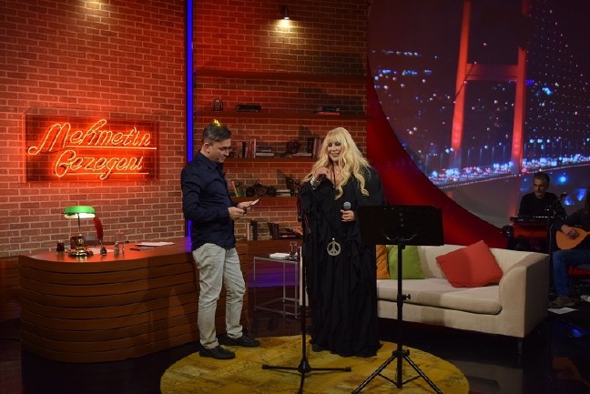 17-01/21/zerrin-ozer-1-1484992209