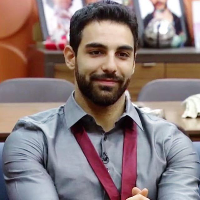 17-01/22/eser-westin-kismetse-olur-eser-goz-rengi-nedir